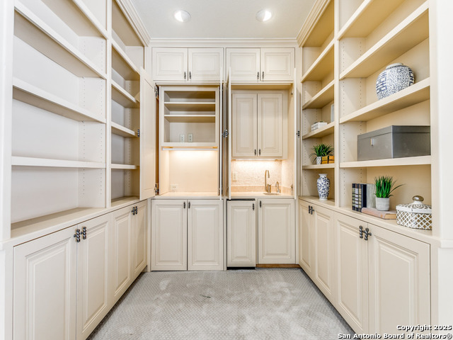 7897 Broadway Property Photo 14