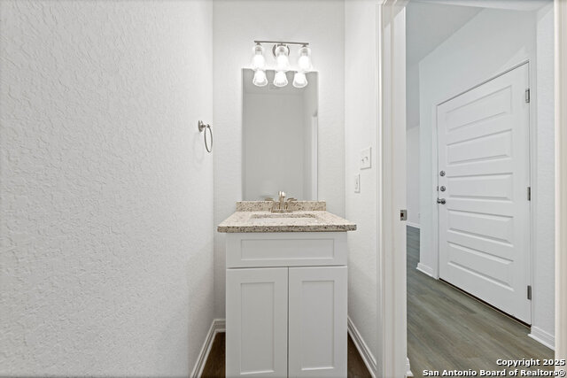 6010 Shashi Pl Property Photo 9