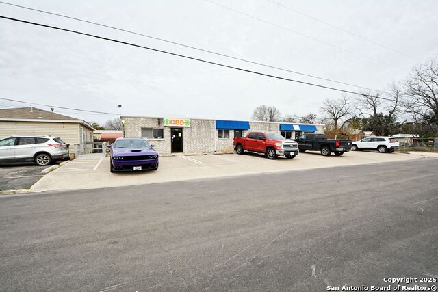100 Schertz Pkwy Property Photo 1