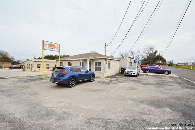 100 Schertz Pkwy Property Photo 4
