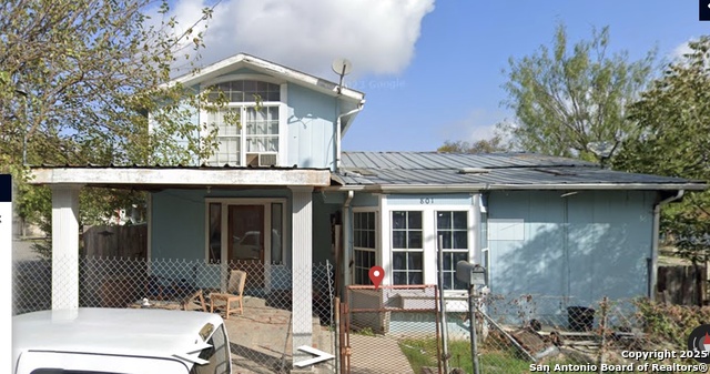 801 Micklejohn Property Photo