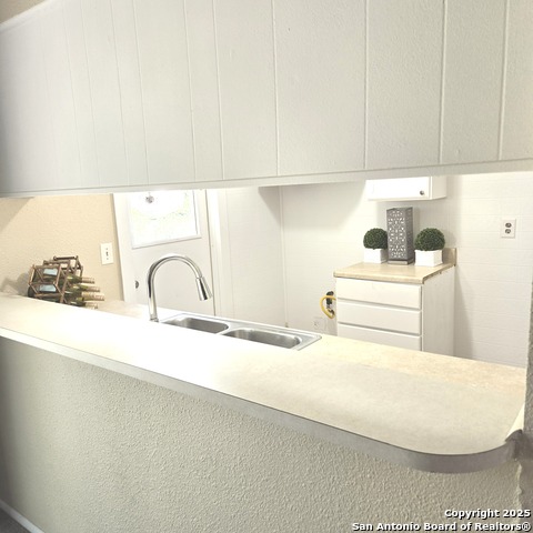 7407 Singing Brook Property Photo 9