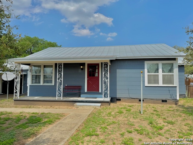 710 W Hondo Property Photo 2