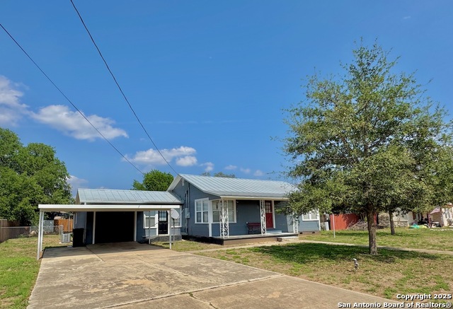 710 W Hondo Property Photo 3