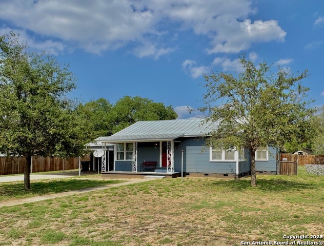 710 W Hondo Property Photo 6