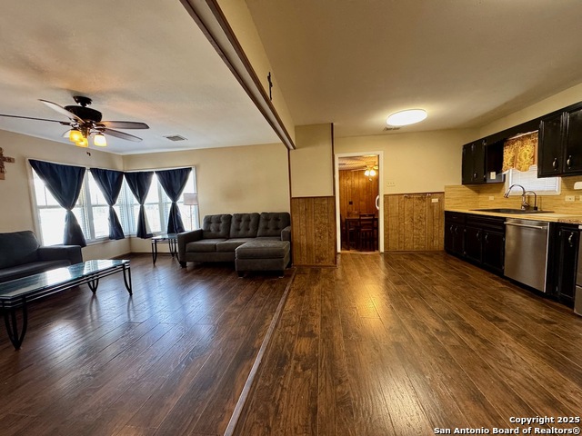 710 W Hondo Property Photo 9