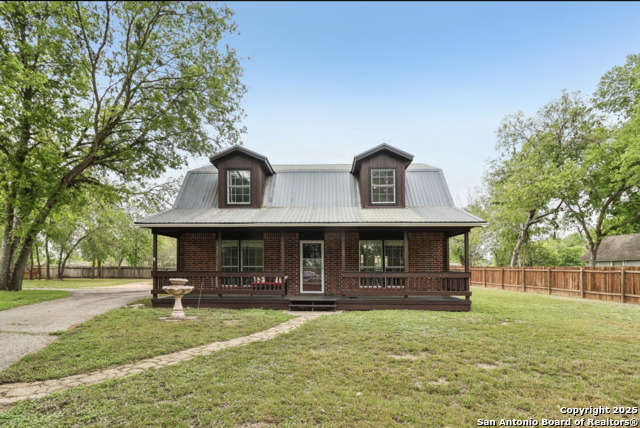 410 Woodlake Dr Property Photo