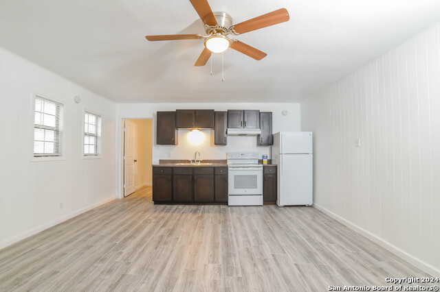 215 Greenlawn Ave Property Photo 3
