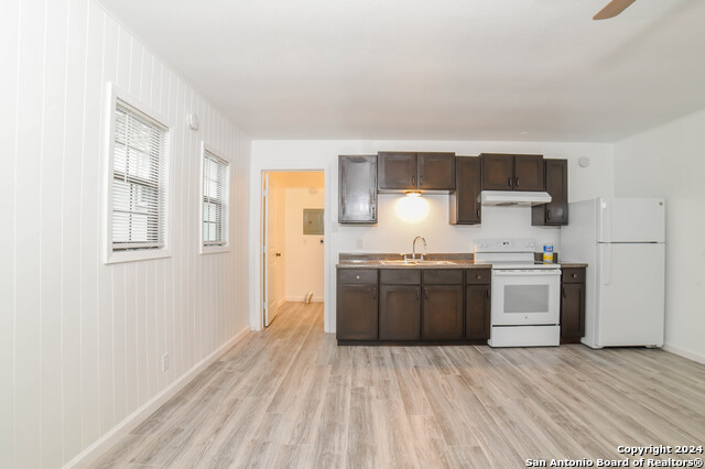 215 Greenlawn Ave Property Photo 5