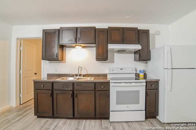 215 Greenlawn Ave Property Photo 6