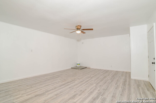 215 Greenlawn Ave Property Photo 7