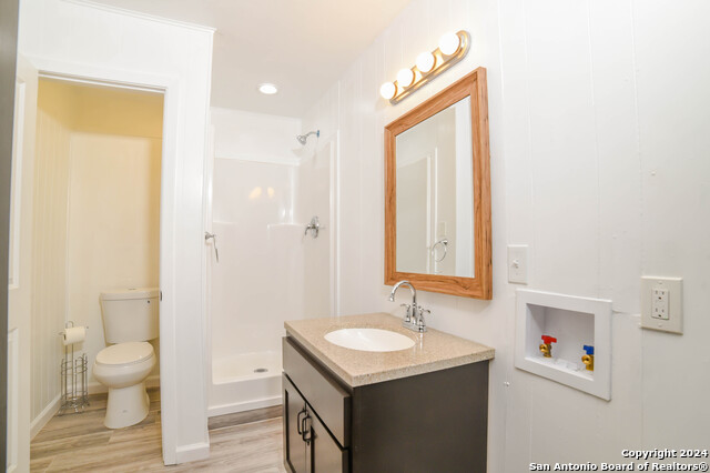 215 Greenlawn Ave Property Photo 11
