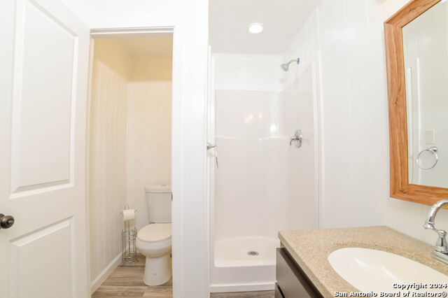 215 Greenlawn Ave Property Photo 13