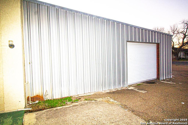 1107 N Archer Property Photo 12