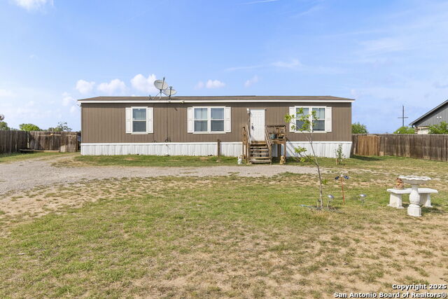 27 Maravillas Property Photo