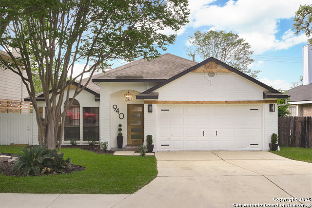 940 Hedgestone Property Photo 1