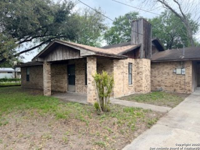 202 E Houston St Property Photo