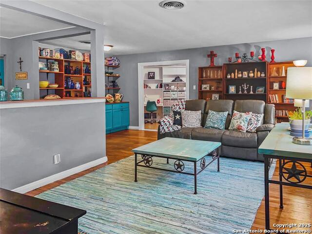 813 N Morgan St Property Photo 6