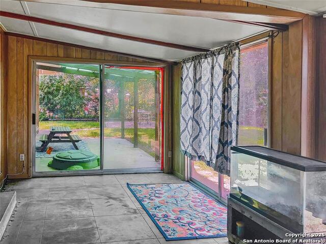 813 N Morgan St Property Photo 16