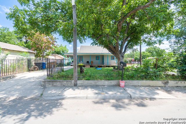 1228 W Mayfield Blvd Property Photo 1