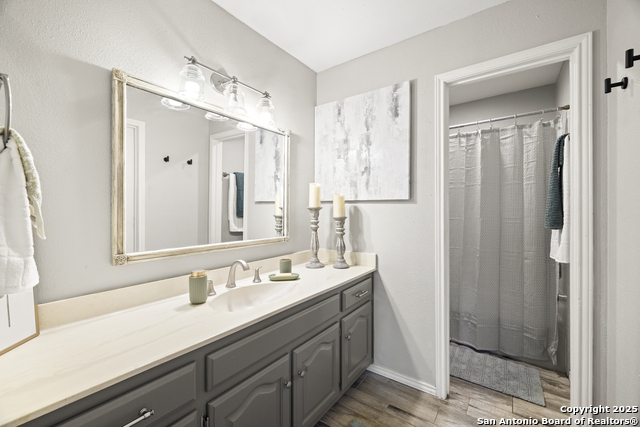 636 Oakland Hills Property Photo 23