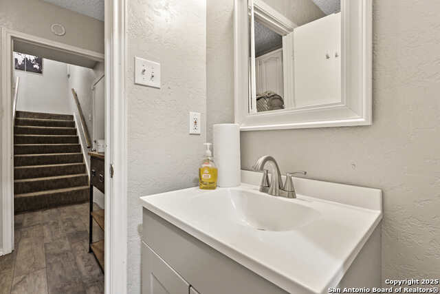 636 Oakland Hills Property Photo 27