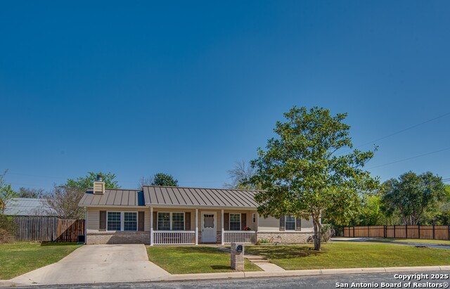 112 Shadywood Property Photo 9