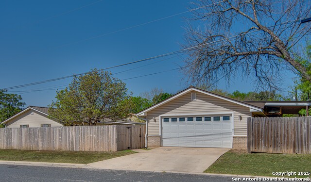 112 Shadywood Property Photo 10