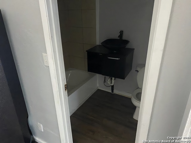 719 San Antonio Property Photo 4