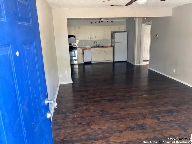 719 San Antonio Property Photo 10
