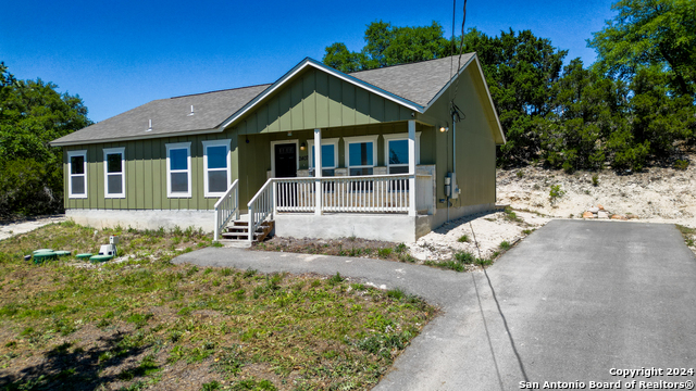 2407 Golf Dr Property Photo 1