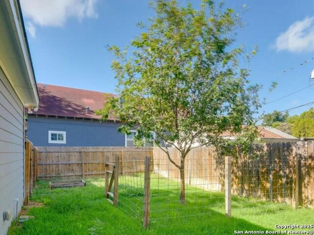 1406 Nolan St Property Photo 32