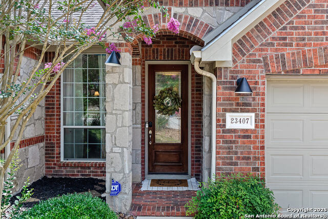 23407 Treemont Park Property Photo 1