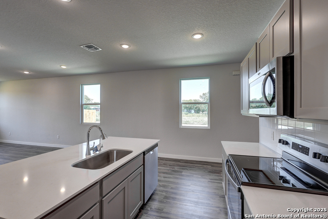 12403 Malarie Square Property Photo 8