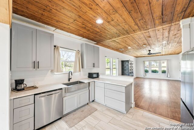 104 Persons St