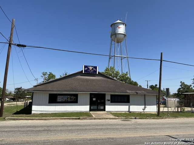 103 W 3rd Street Property Photo