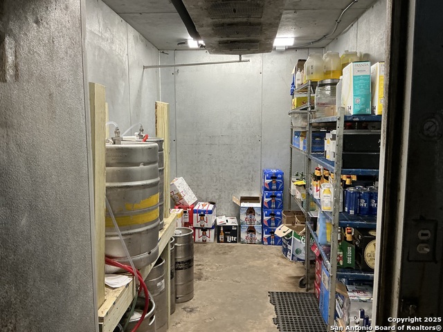 103 W 3rd Street Property Photo 19