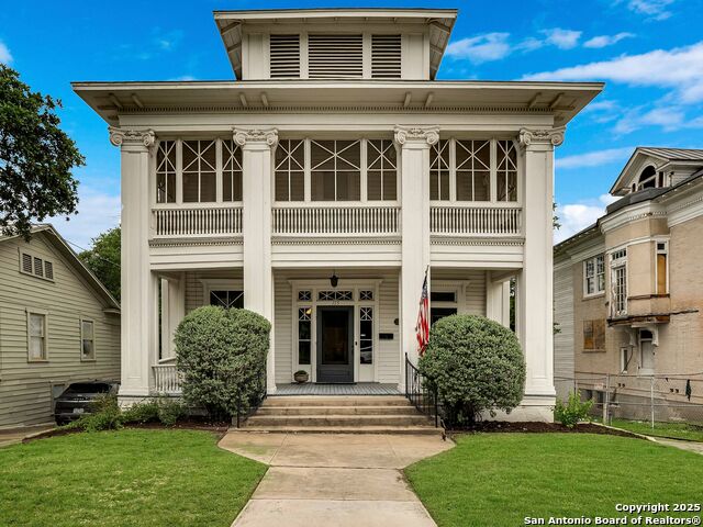 115 E Magnolia Property Photo 1