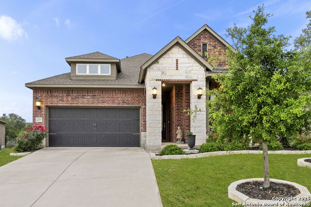 22815 Grande Vista Property Photo 2