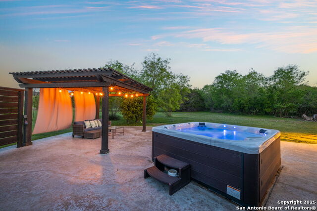 851 River Cliff Property Photo 4