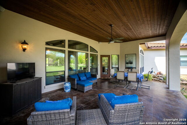 851 River Cliff Property Photo 8