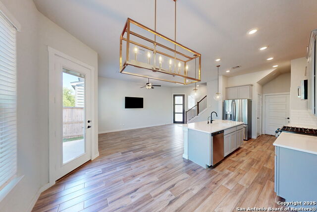 5843 Whitby Rd Property Photo 8