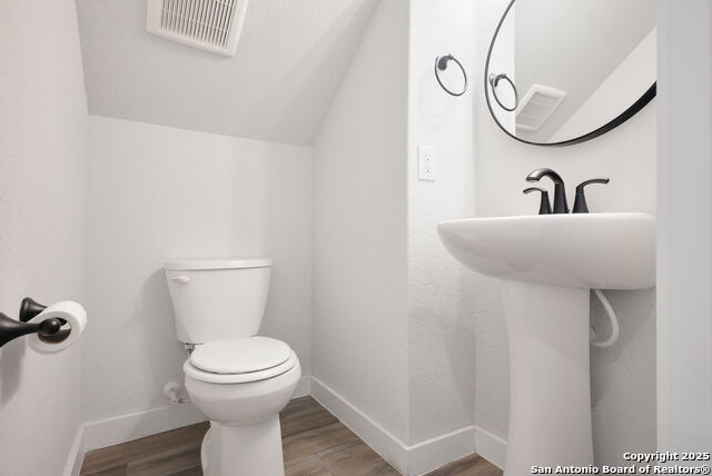 5843 Whitby Rd Property Photo 27