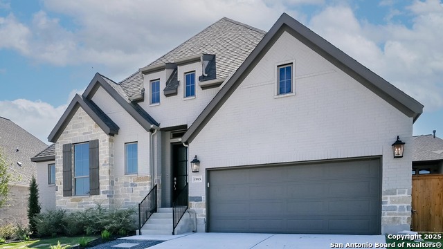 1913 Luna Street Property Photo 3