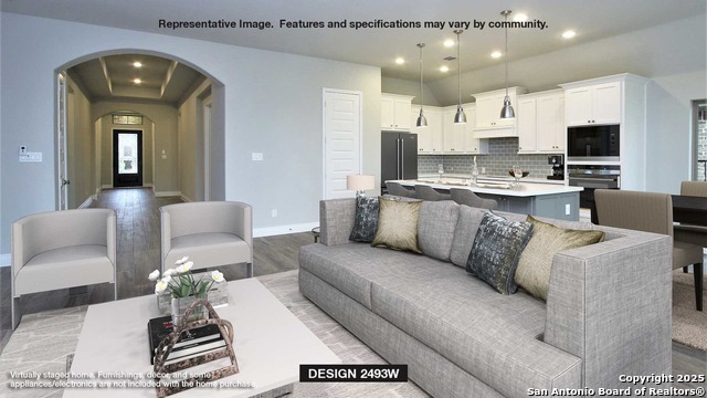 1913 Luna Street Property Photo 7