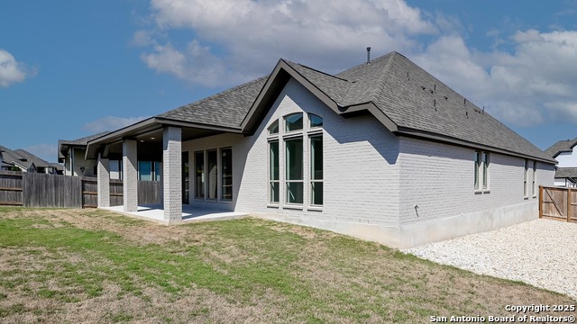 1913 Luna Street Property Photo 8