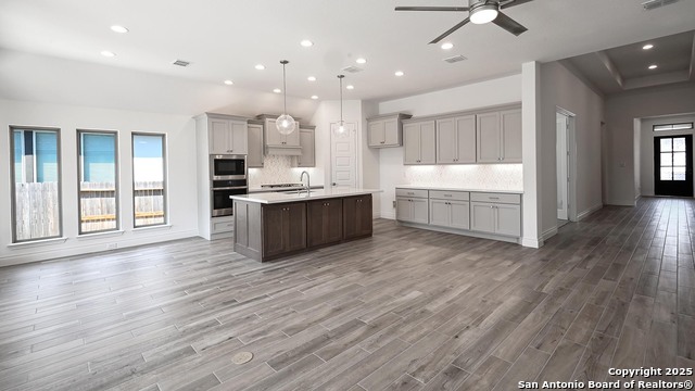 1913 Luna Street Property Photo 14