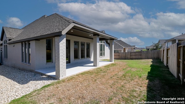 1913 Luna Street Property Photo 21