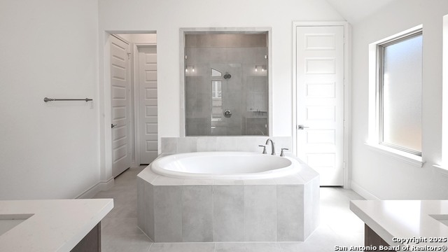 1913 Luna Street Property Photo 23