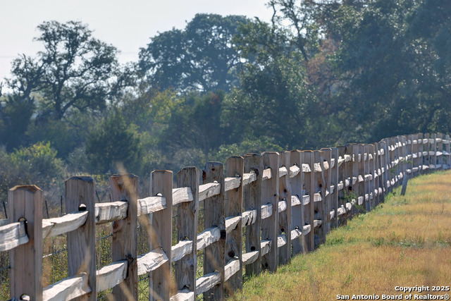 1913 Luna Street Property Photo 27